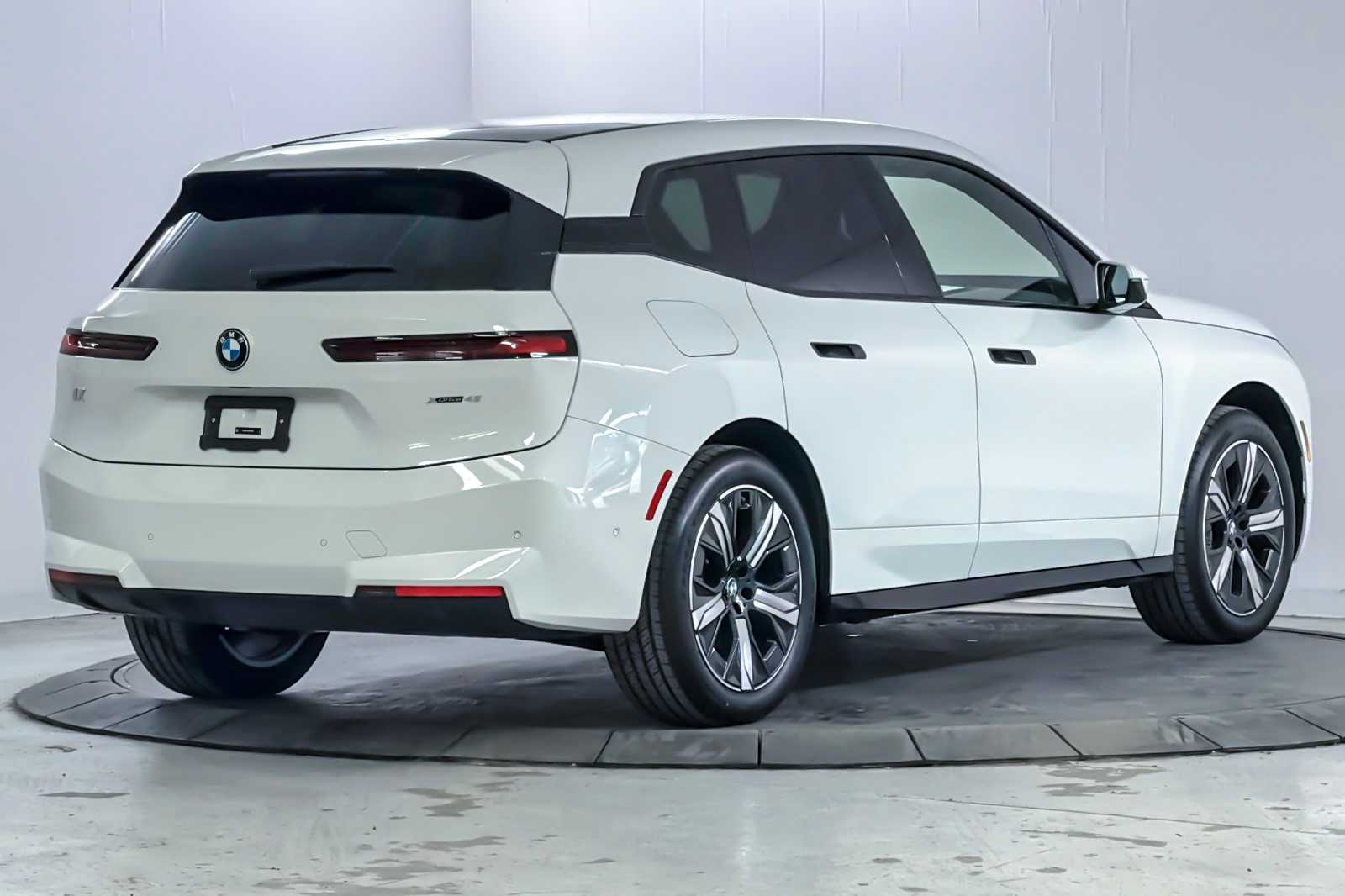 Thumbnail: 2026 BMW iX - 2