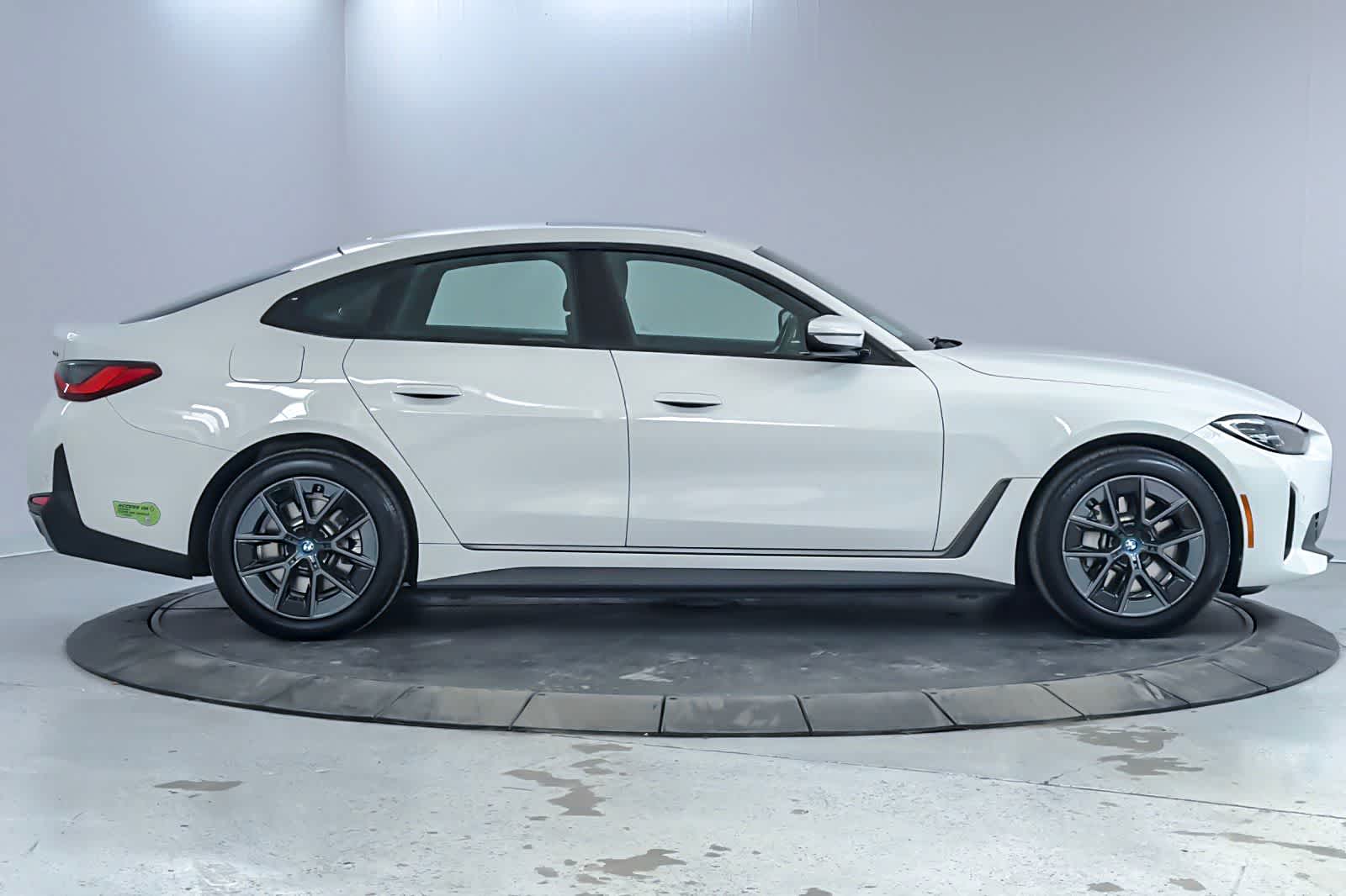 Thumbnail: 2023 BMW i4 - 8