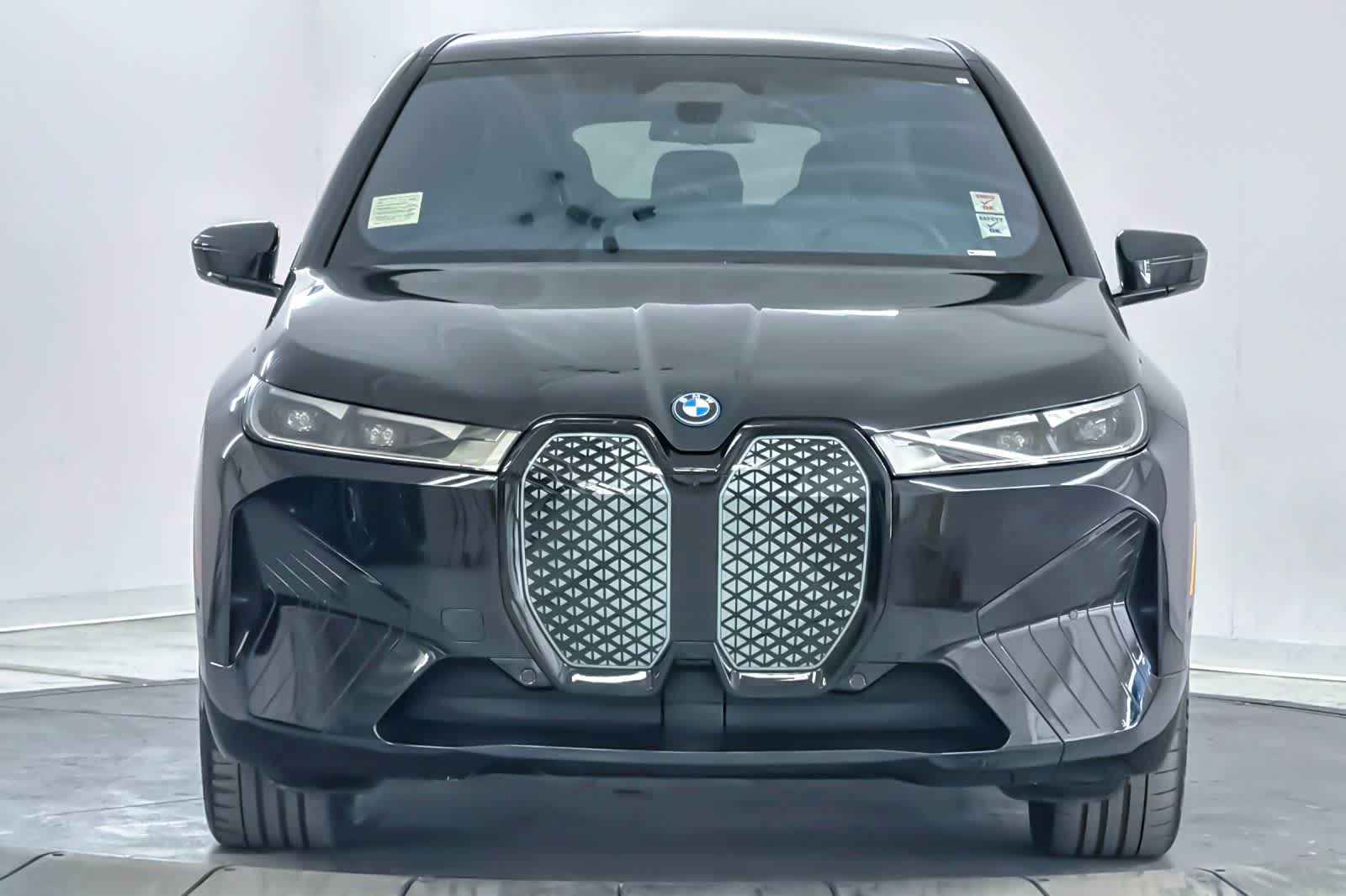 Thumbnail: 2024 BMW iX - 10