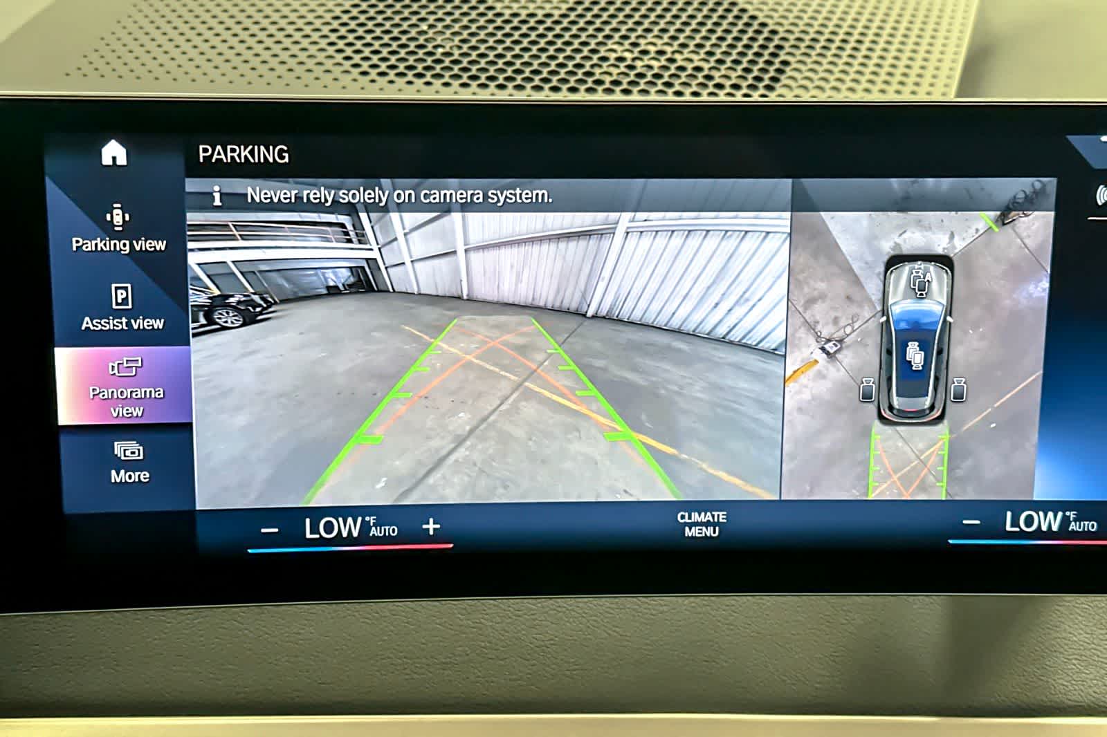 Thumbnail: 2023 BMW iX - 19