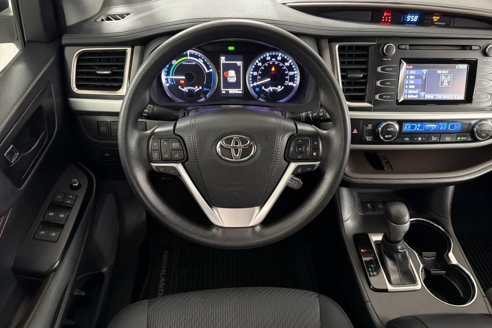 Thumbnail: 2019 Toyota Highlander - 14