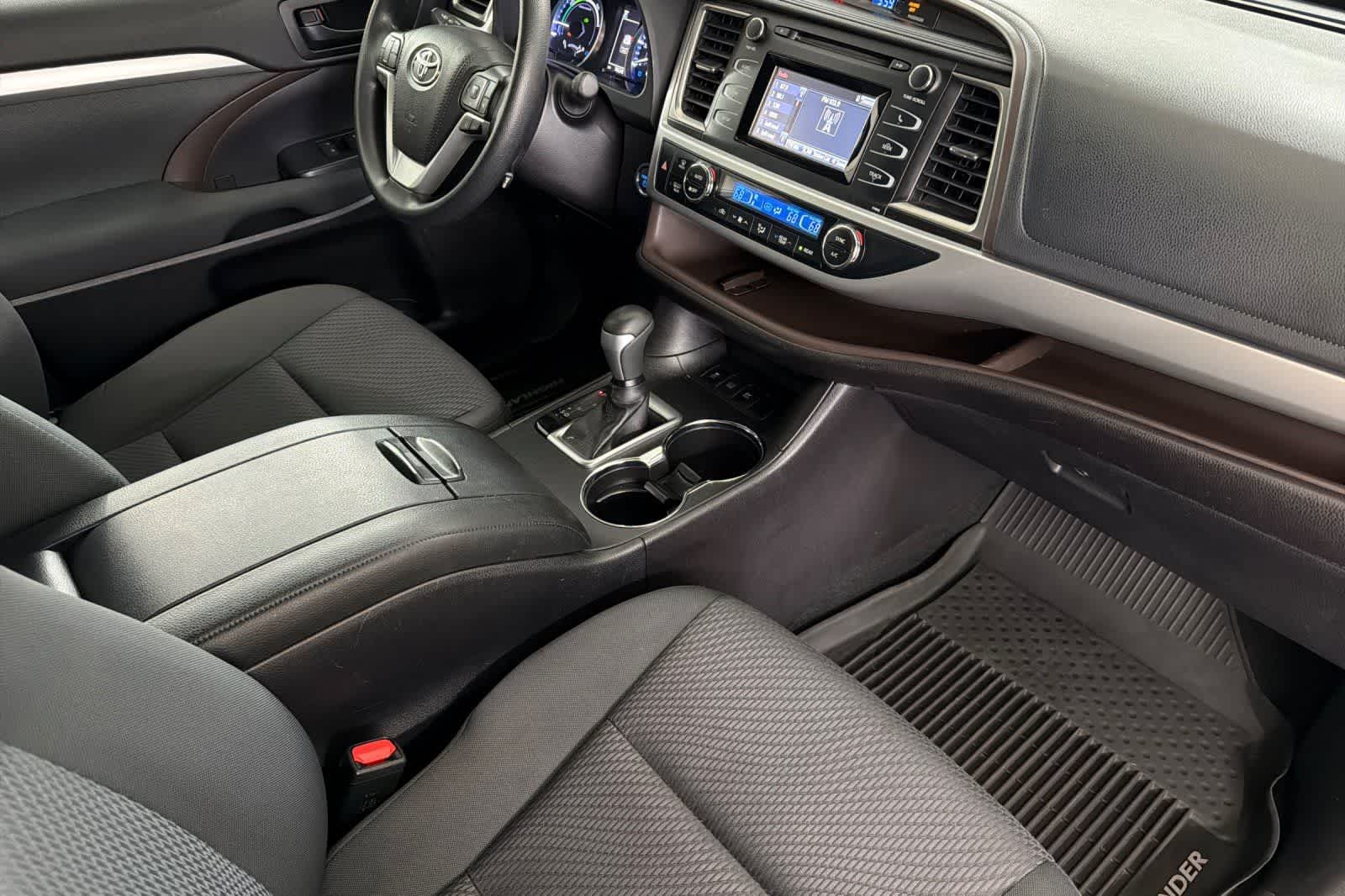 Thumbnail: 2019 Toyota Highlander - 16