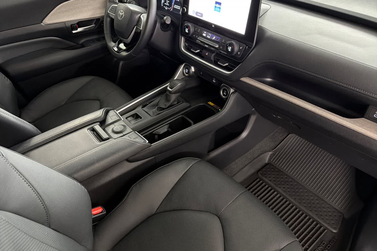 Thumbnail: 2025 Toyota Grand Highlander - 16