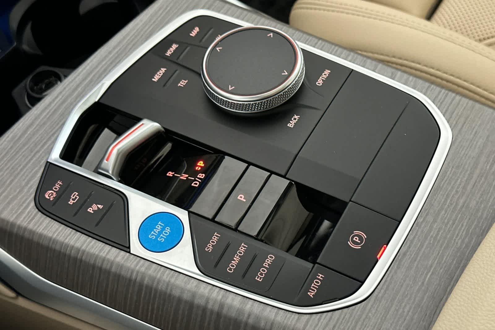 Thumbnail: 2025 BMW i4 - 21