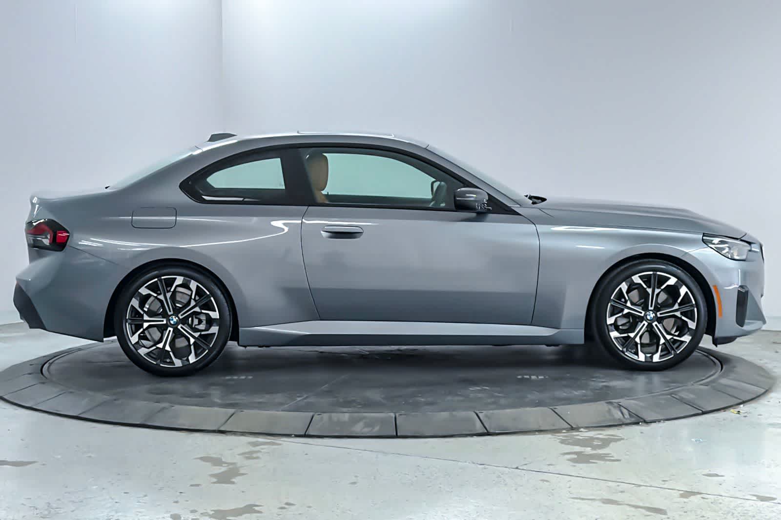 Thumbnail: 2025 BMW 2 Series - 8