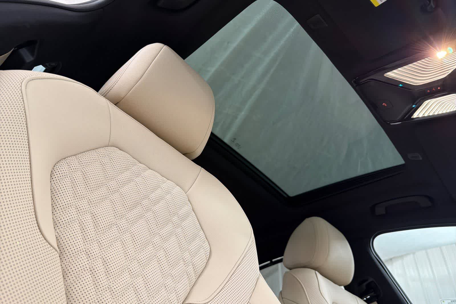 Thumbnail: 2023 BMW 5 Series - 16