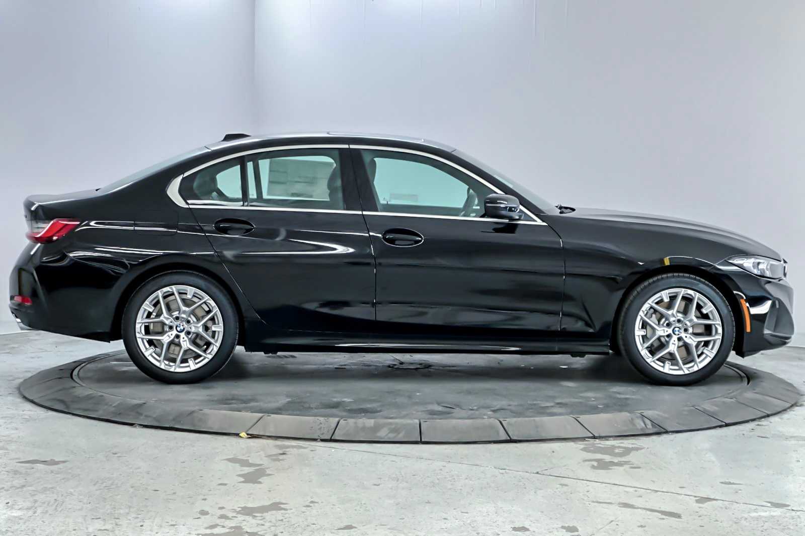 Thumbnail: 2026 BMW 3 Series - 8