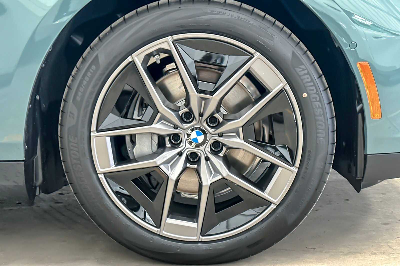 Thumbnail: 2026 BMW i5 - 24