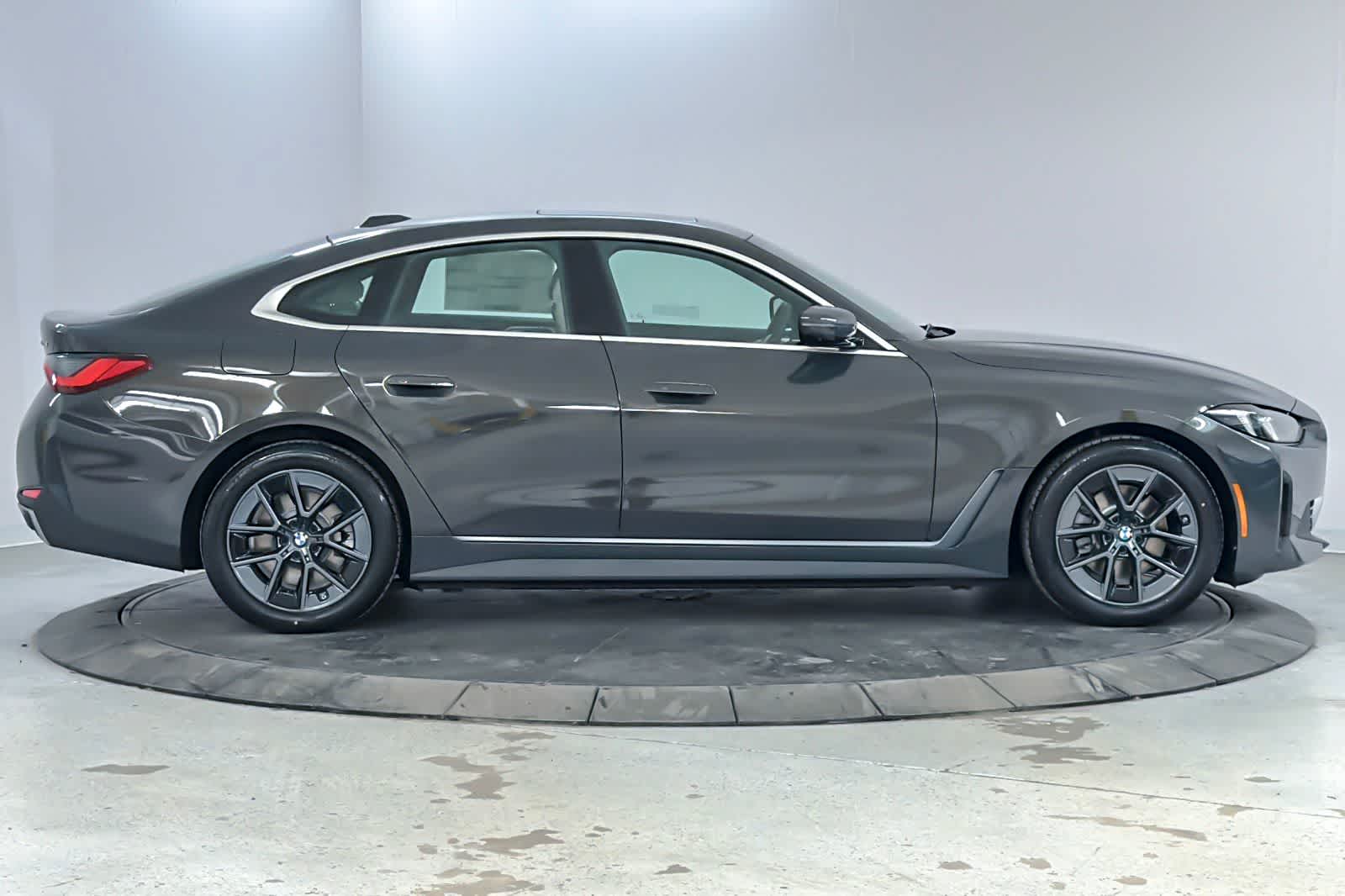 Thumbnail: 2026 BMW i4 - 8