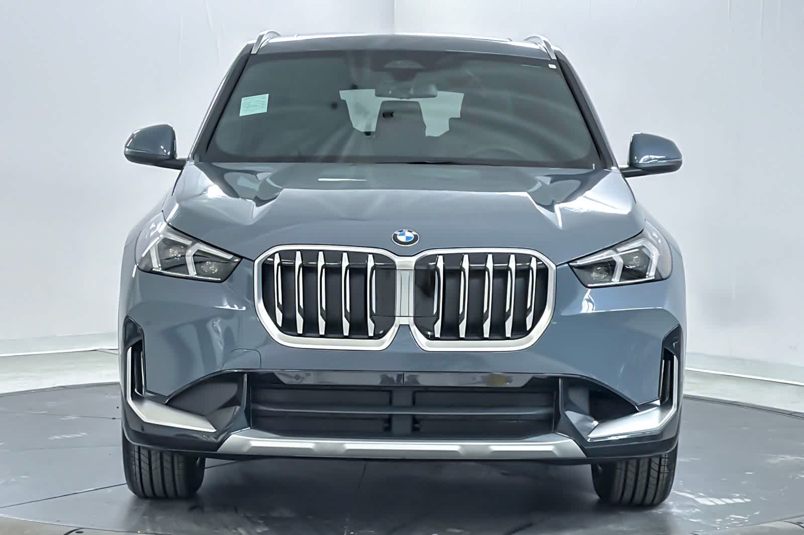 Thumbnail: 2026 BMW X1 - 10
