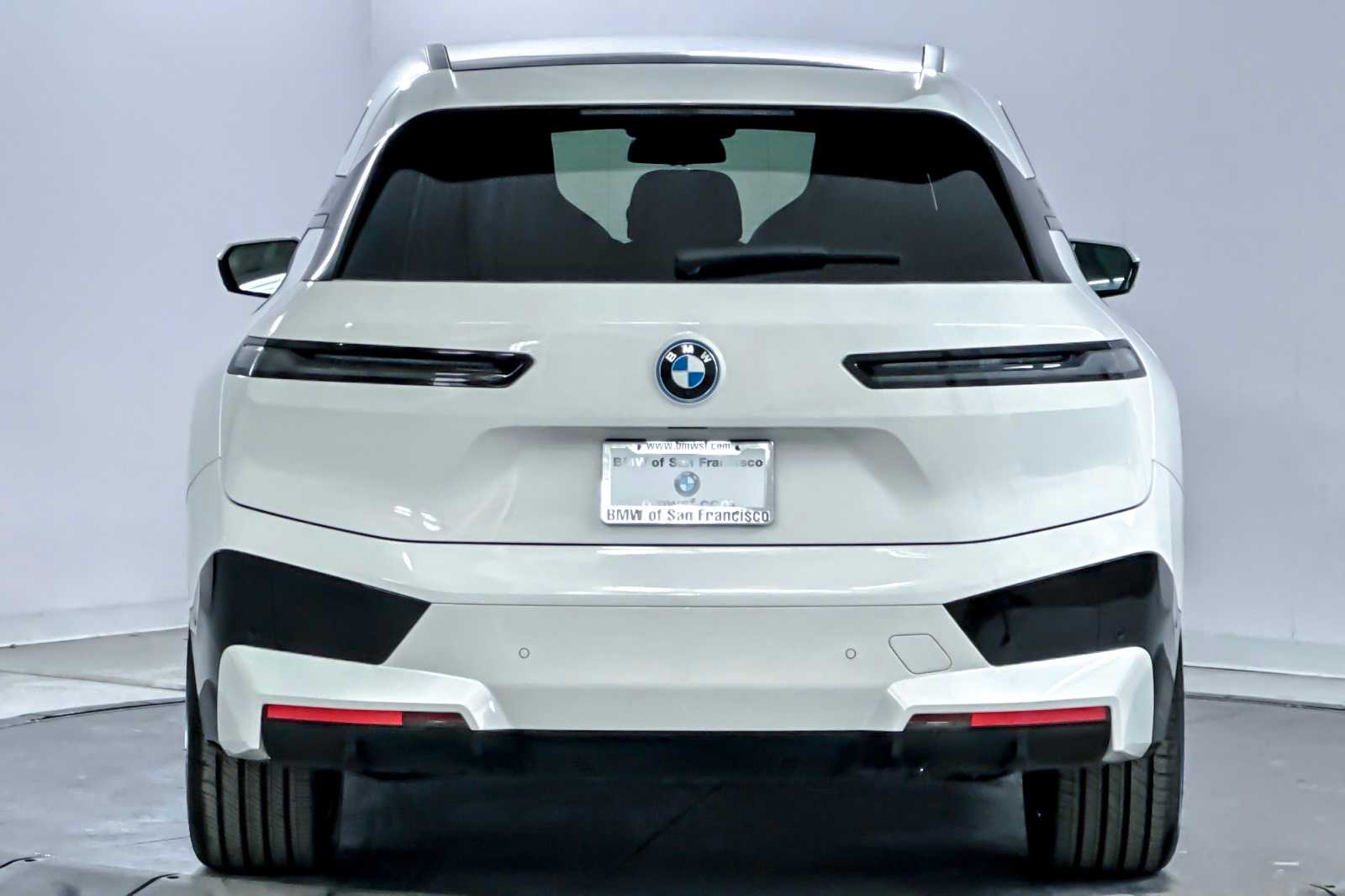Thumbnail: 2022 BMW iX - 7