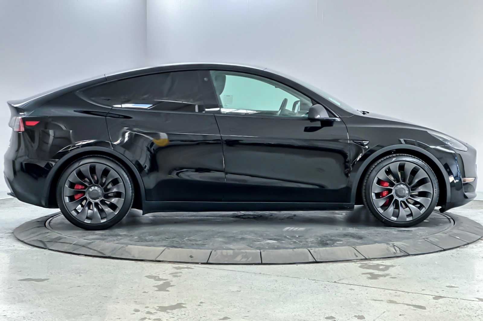 Thumbnail: 2022 Tesla Model Y - 8