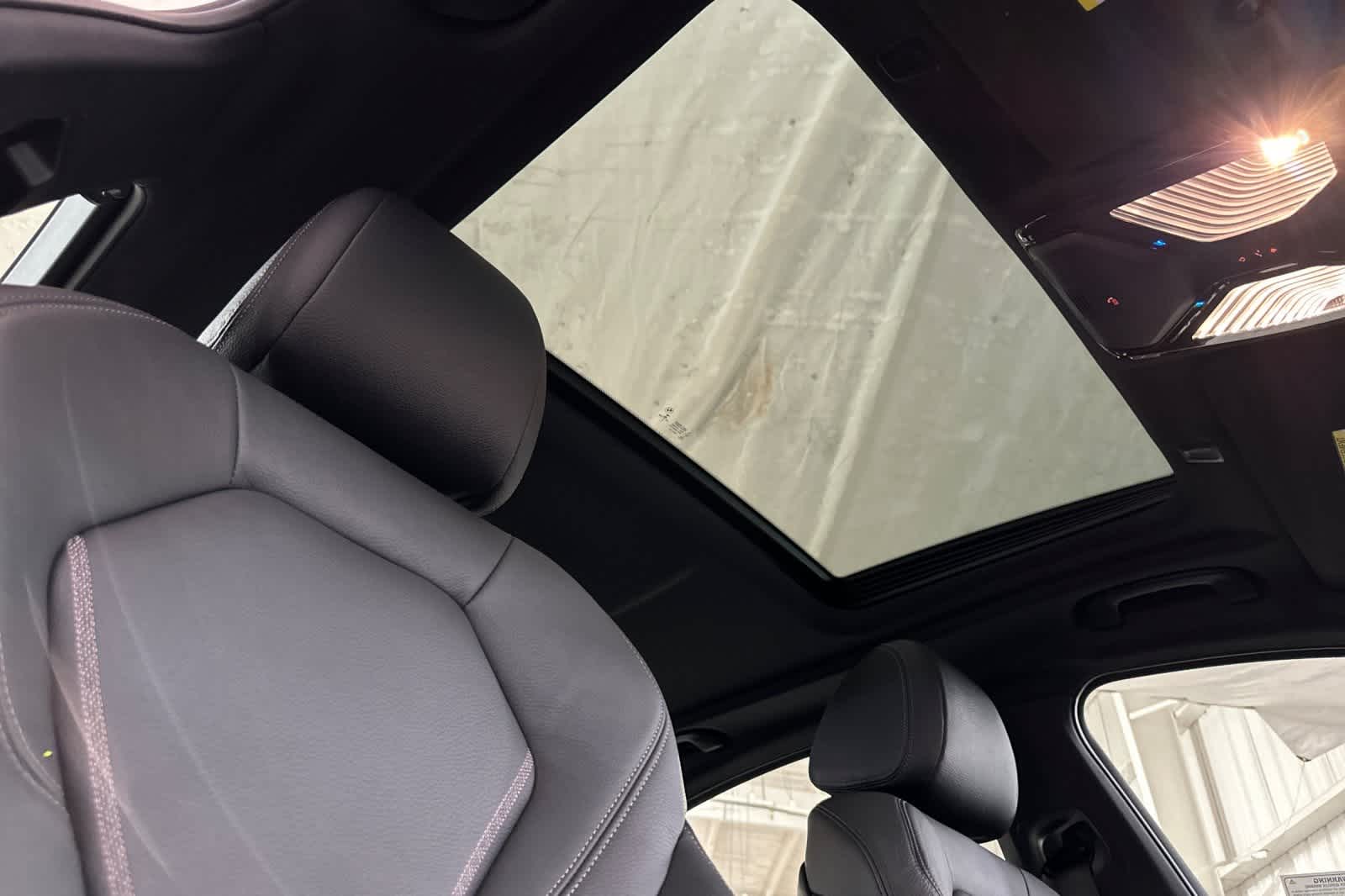 Thumbnail: 2023 BMW 5 Series - 16