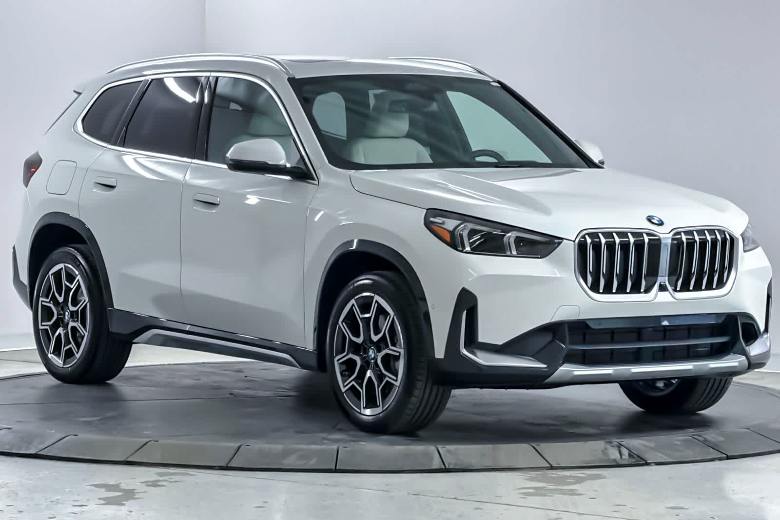 Thumbnail: 2026 BMW X1 - 9