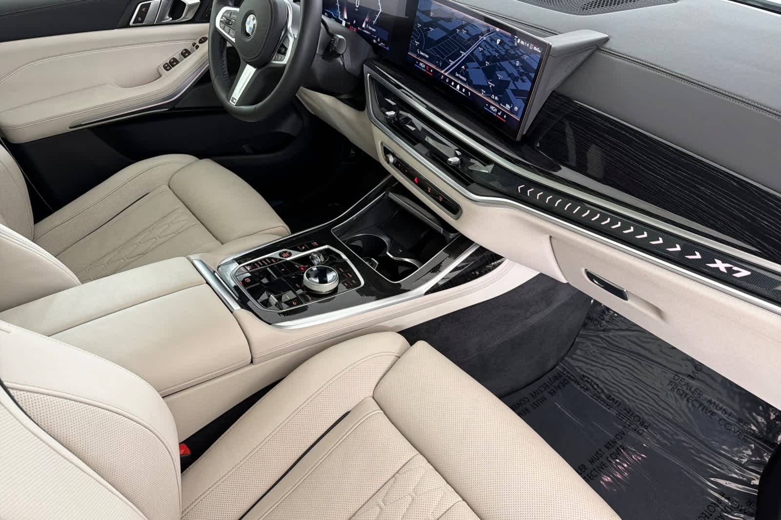 Thumbnail: 2026 BMW X7 - 16