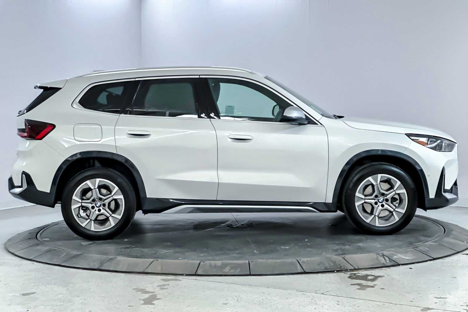 Thumbnail: 2024 BMW X1 - 8