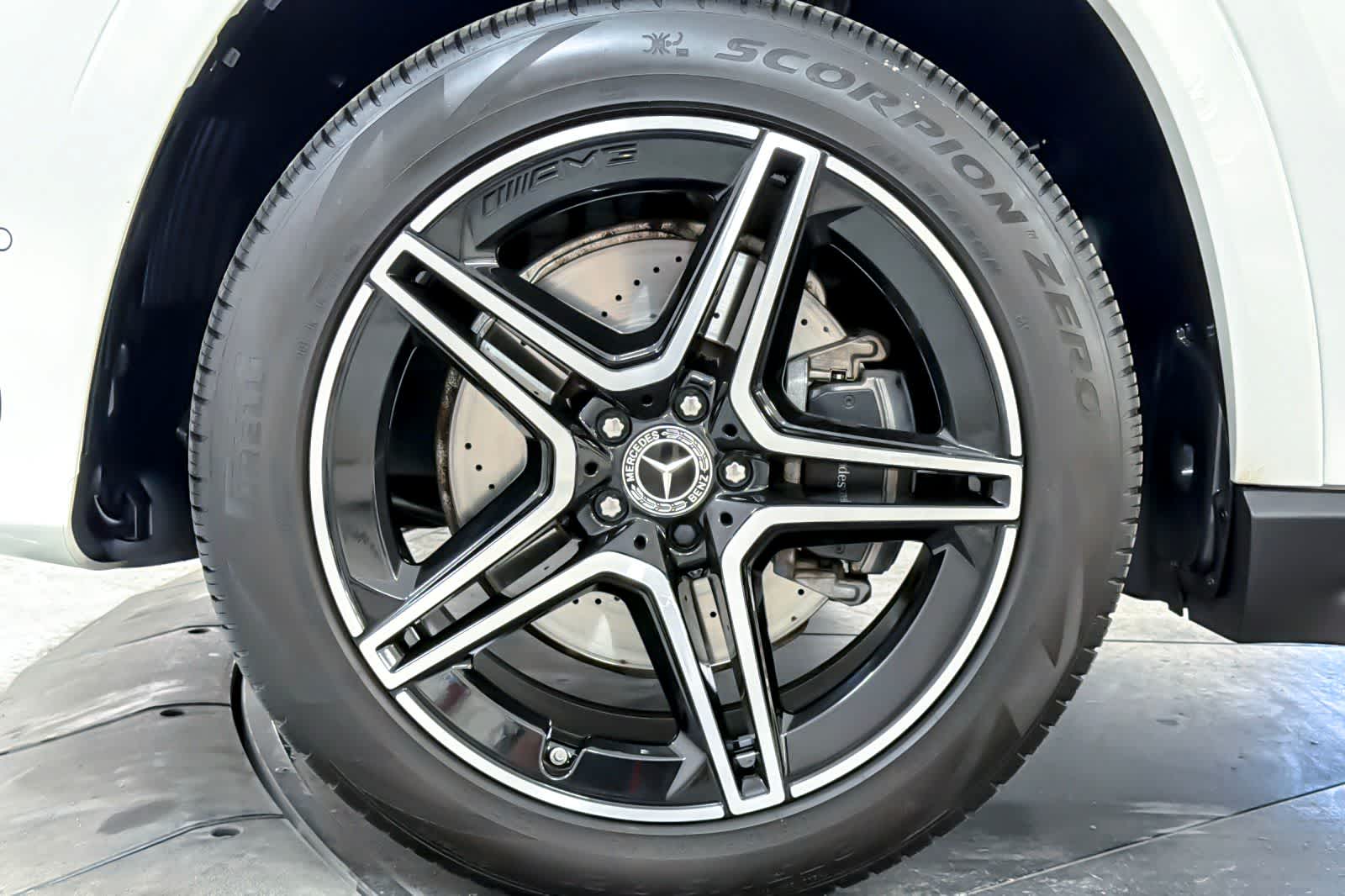 Thumbnail: 2024 Mercedes-Benz GLS - 27