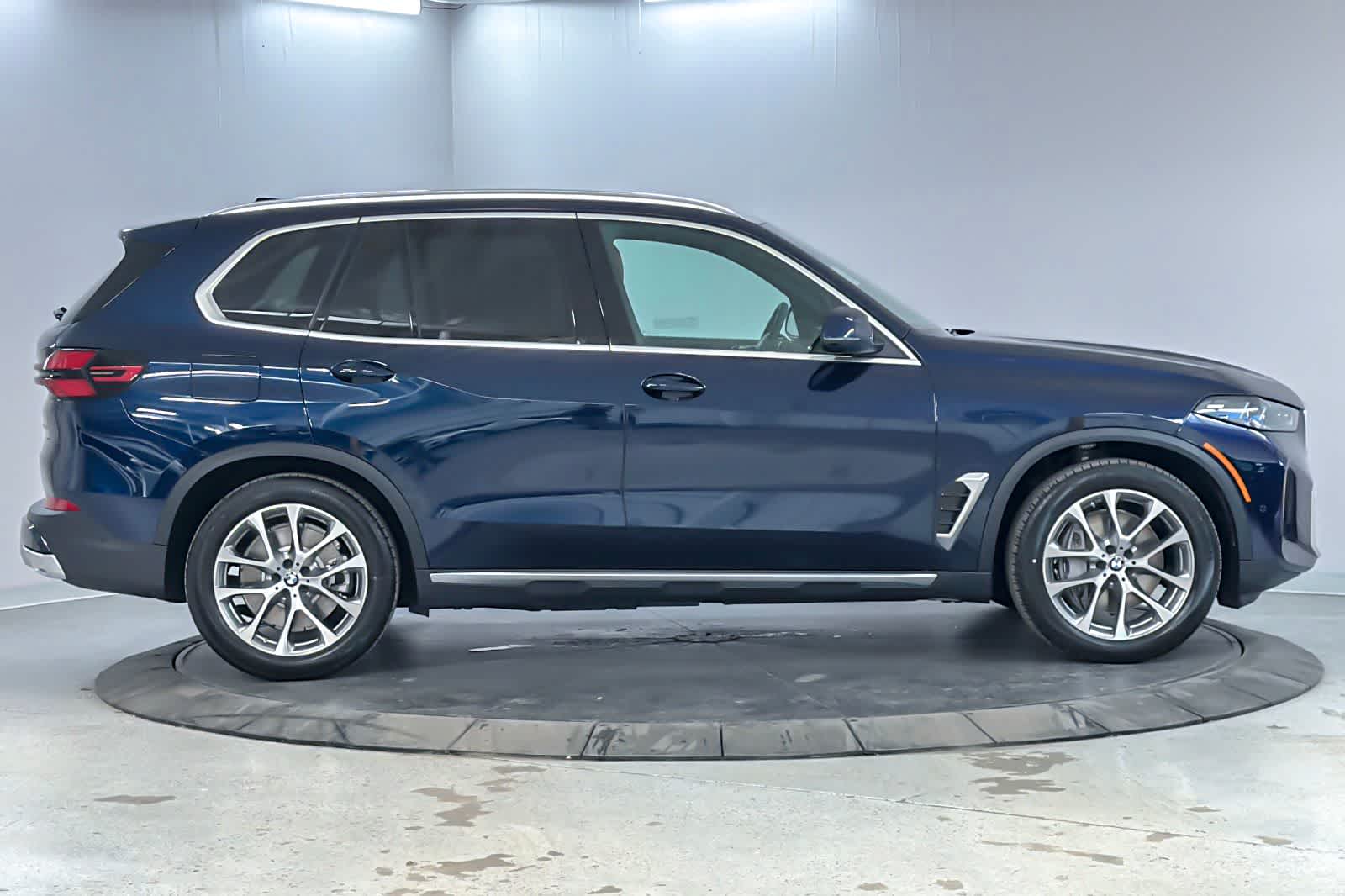Thumbnail: 2026 BMW X5 - 8