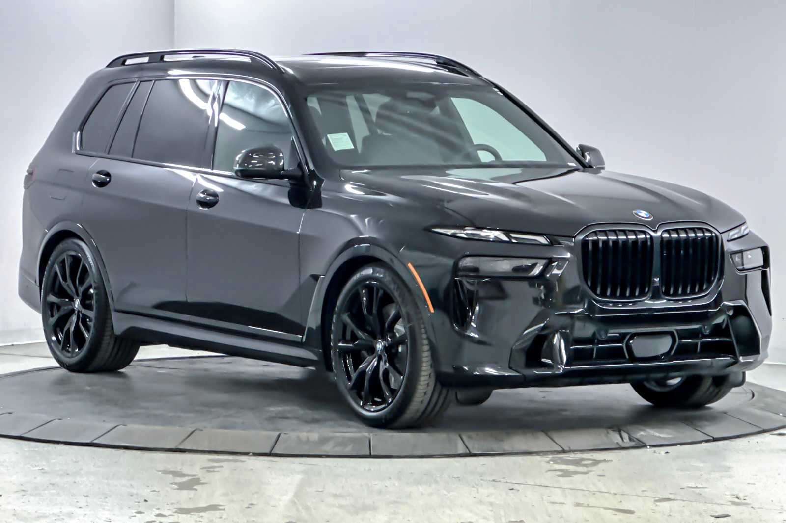 Thumbnail: 2026 BMW X7 - 9