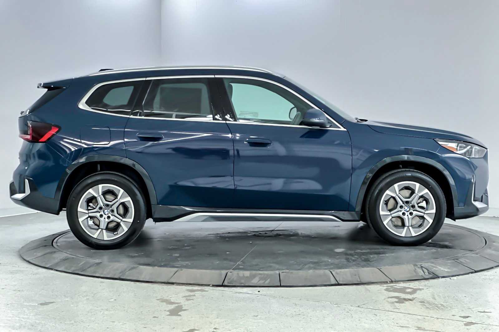 Thumbnail: 2026 BMW X1 - 8