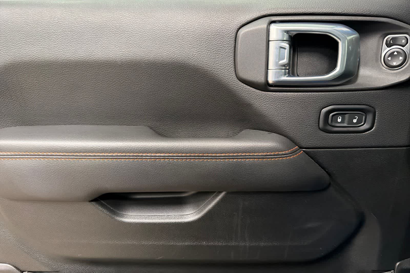 Thumbnail: 2023 Jeep Gladiator - 12