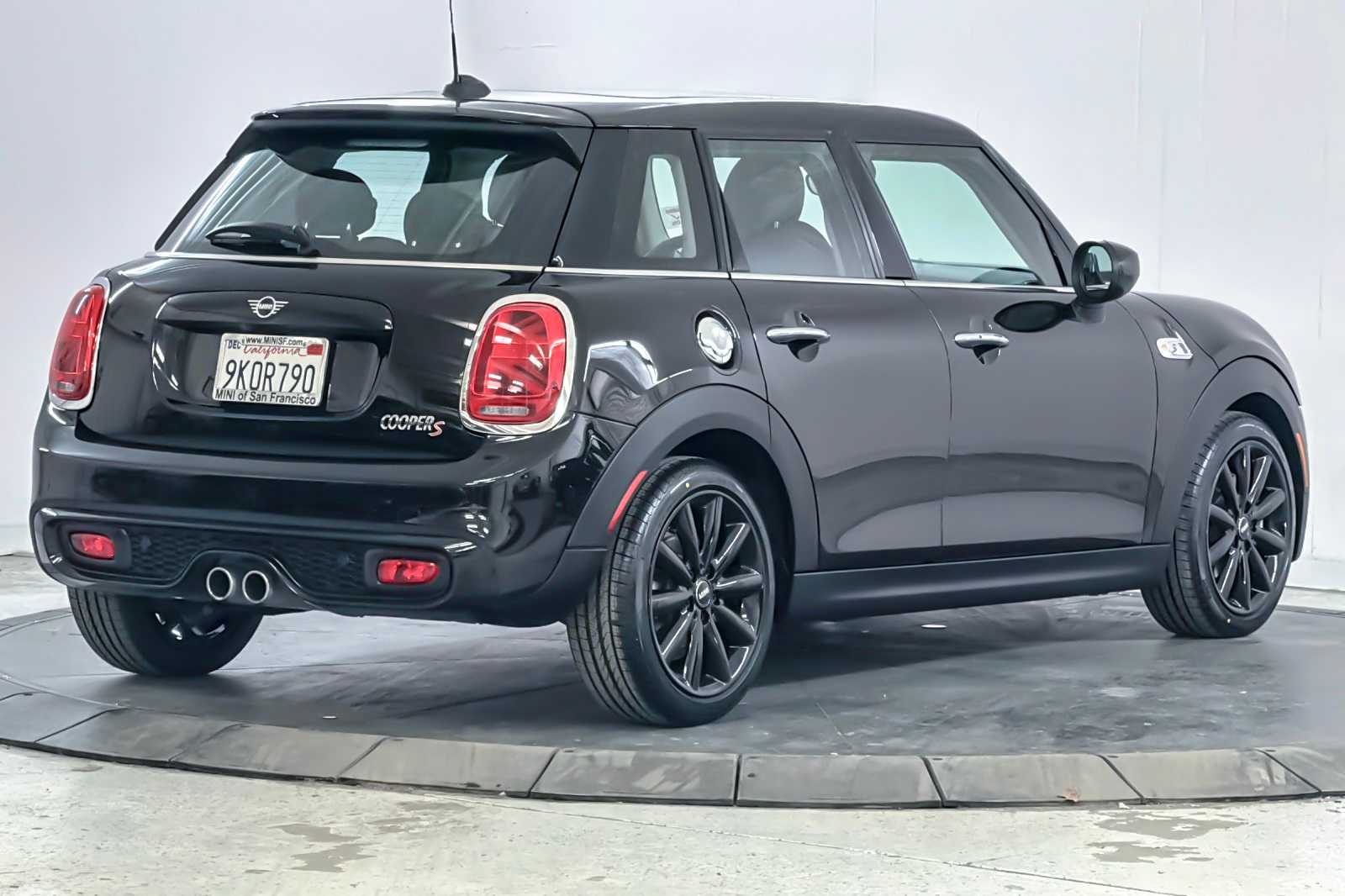Thumbnail: 2021 MINI Cooper Hardtop - 2