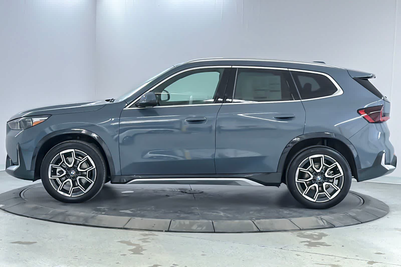Thumbnail: 2026 BMW X1 - 5