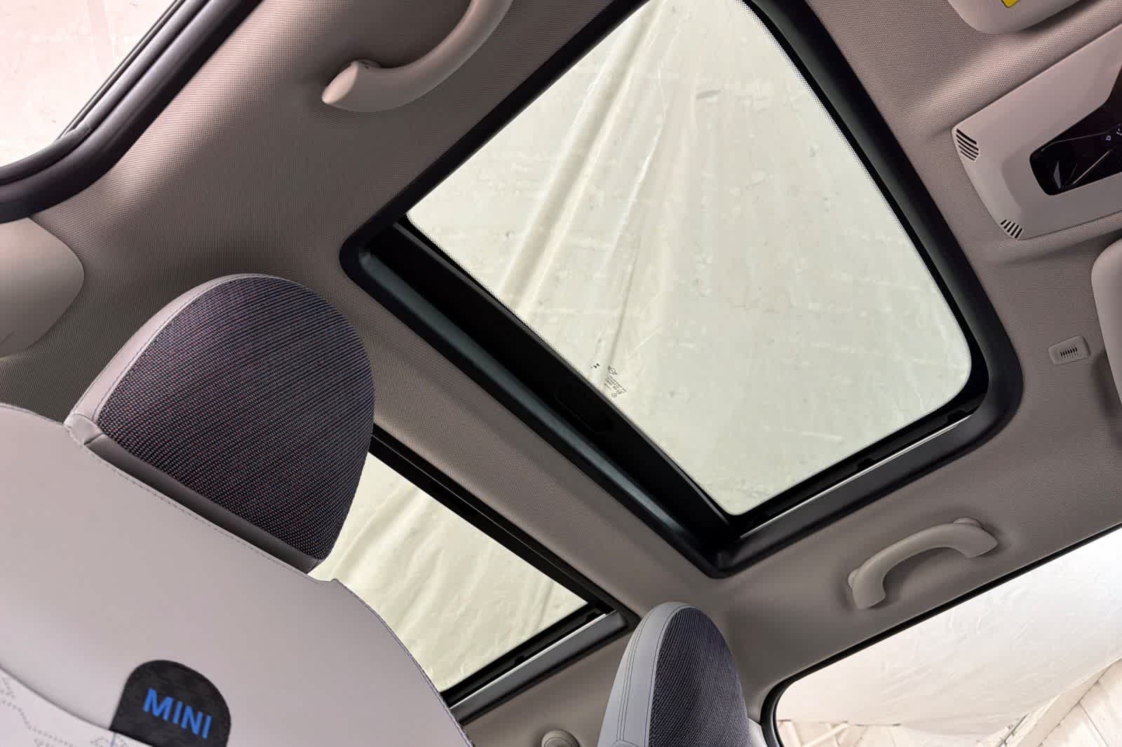 Thumbnail: 2025 MINI Cooper Hardtop - 17