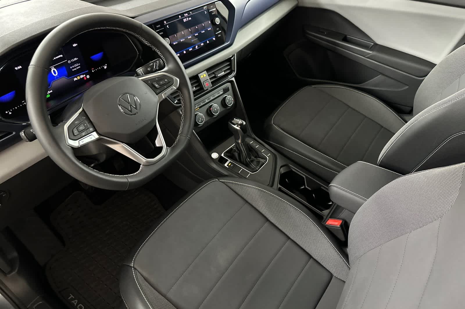 Thumbnail: 2022 Volkswagen Taos - 11