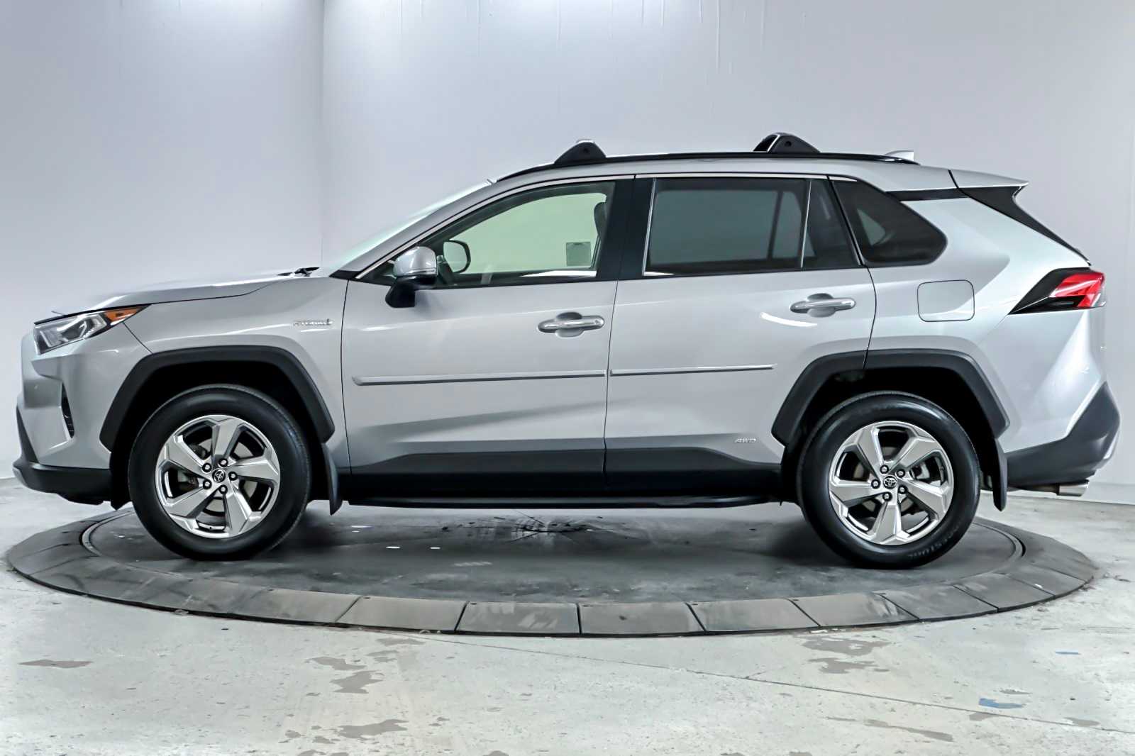 Thumbnail: 2019 Toyota RAV4 - 5