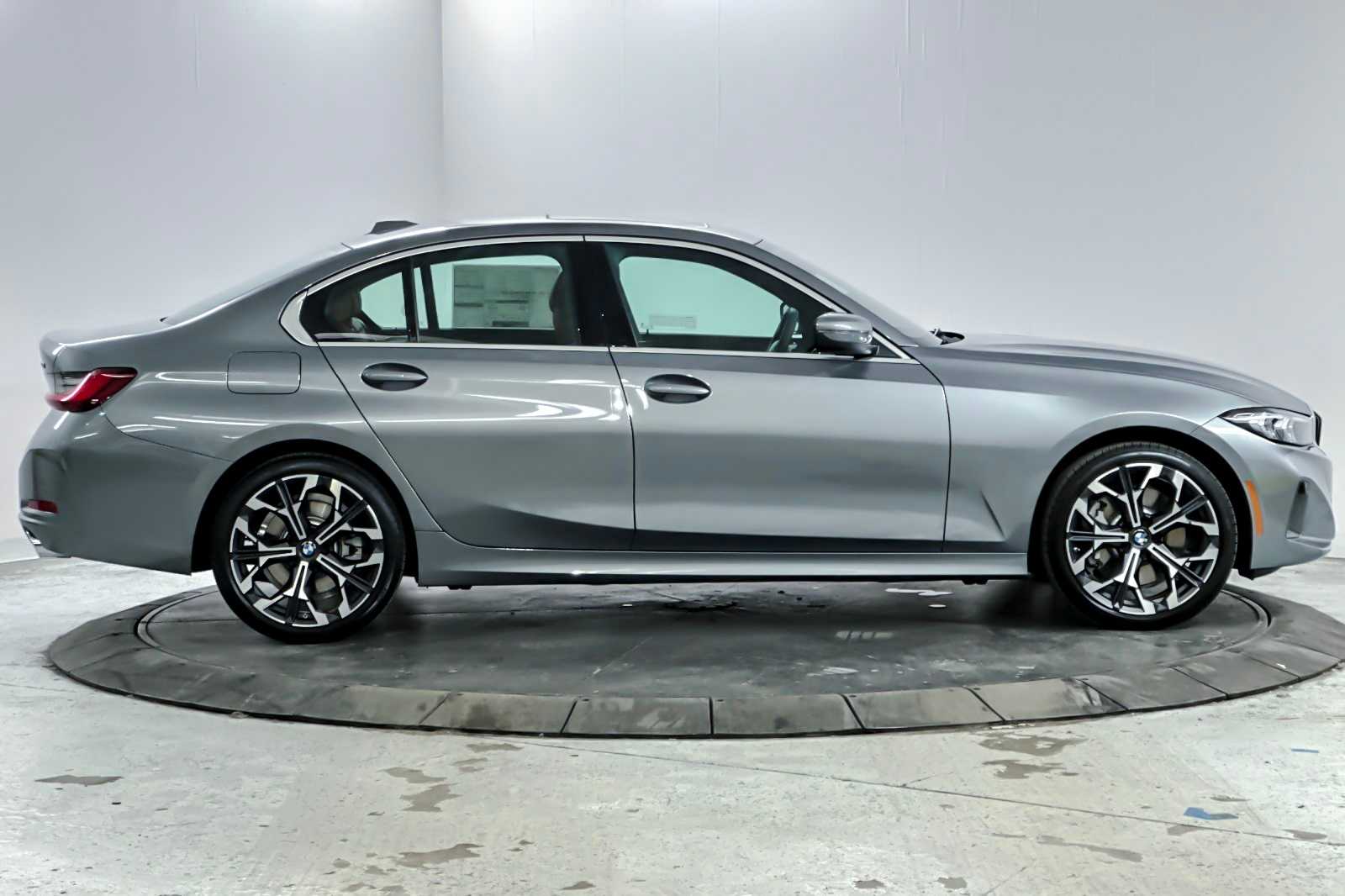 Thumbnail: 2026 BMW 3 Series - 8