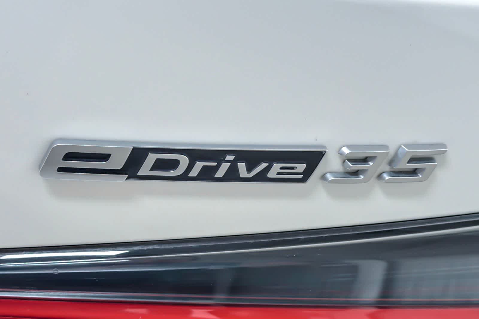 Thumbnail: 2023 BMW i4 - 27