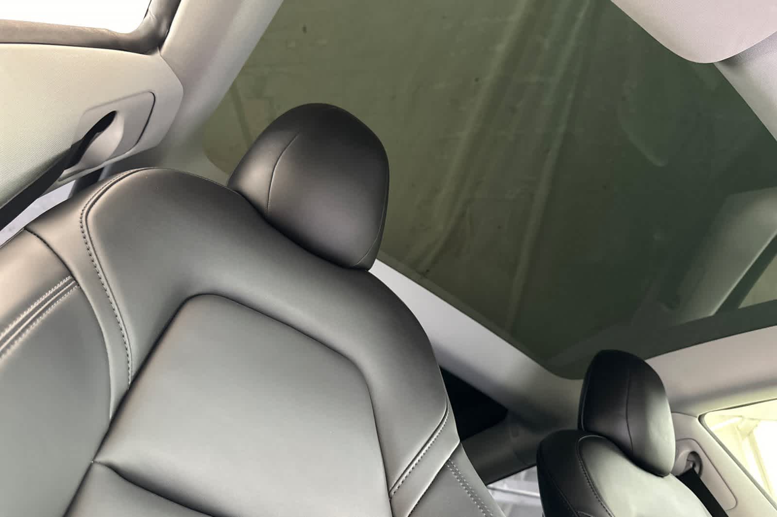 Thumbnail: 2023 Tesla Model 3 - 16