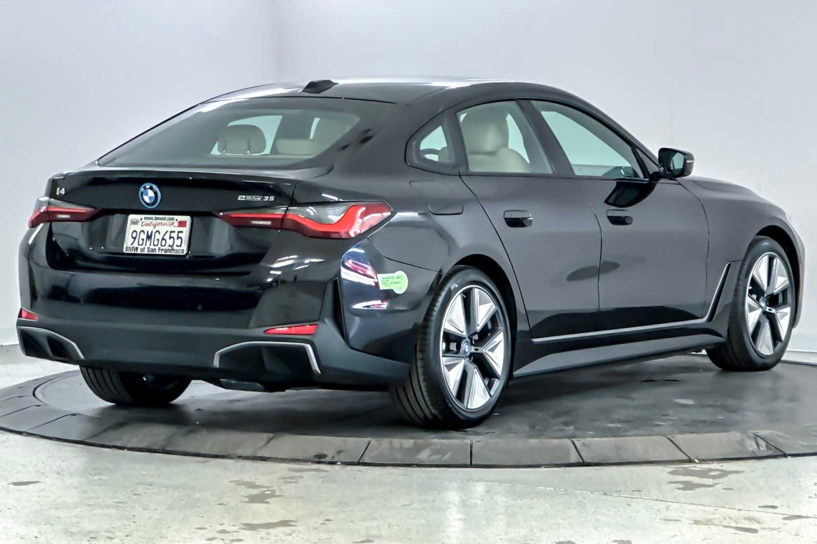 Thumbnail: 2023 BMW i4 - 2
