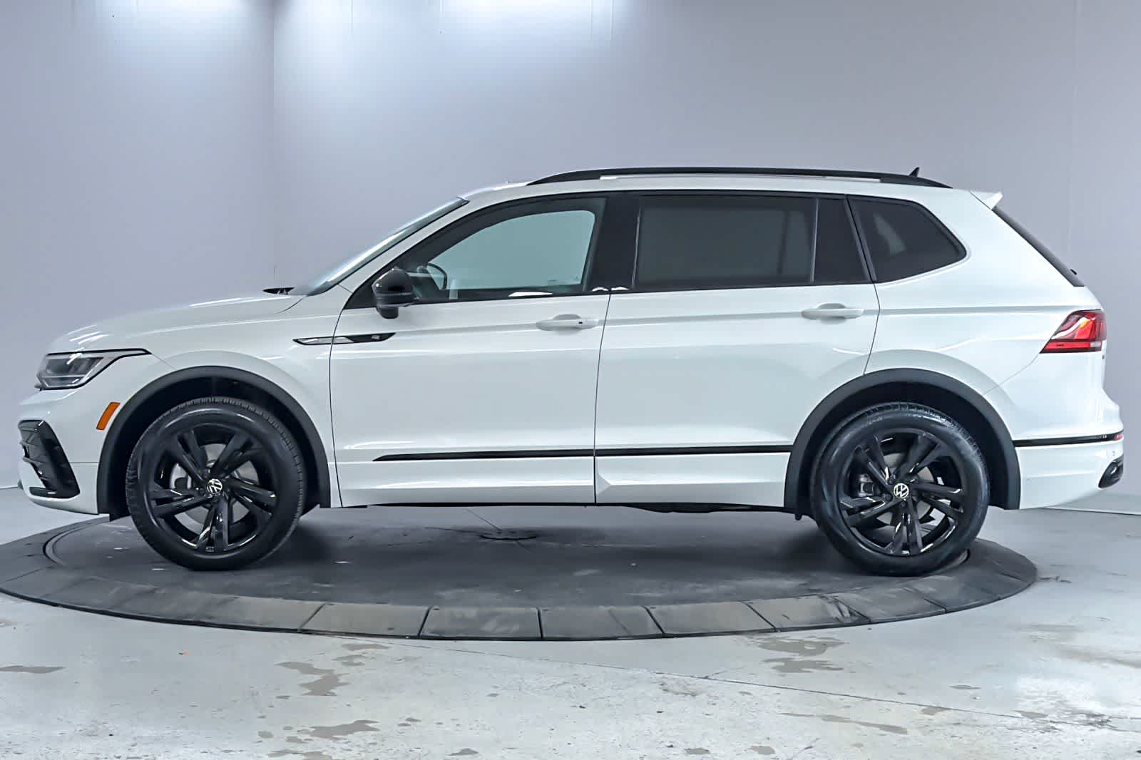 Thumbnail: 2024 Volkswagen Tiguan - 5