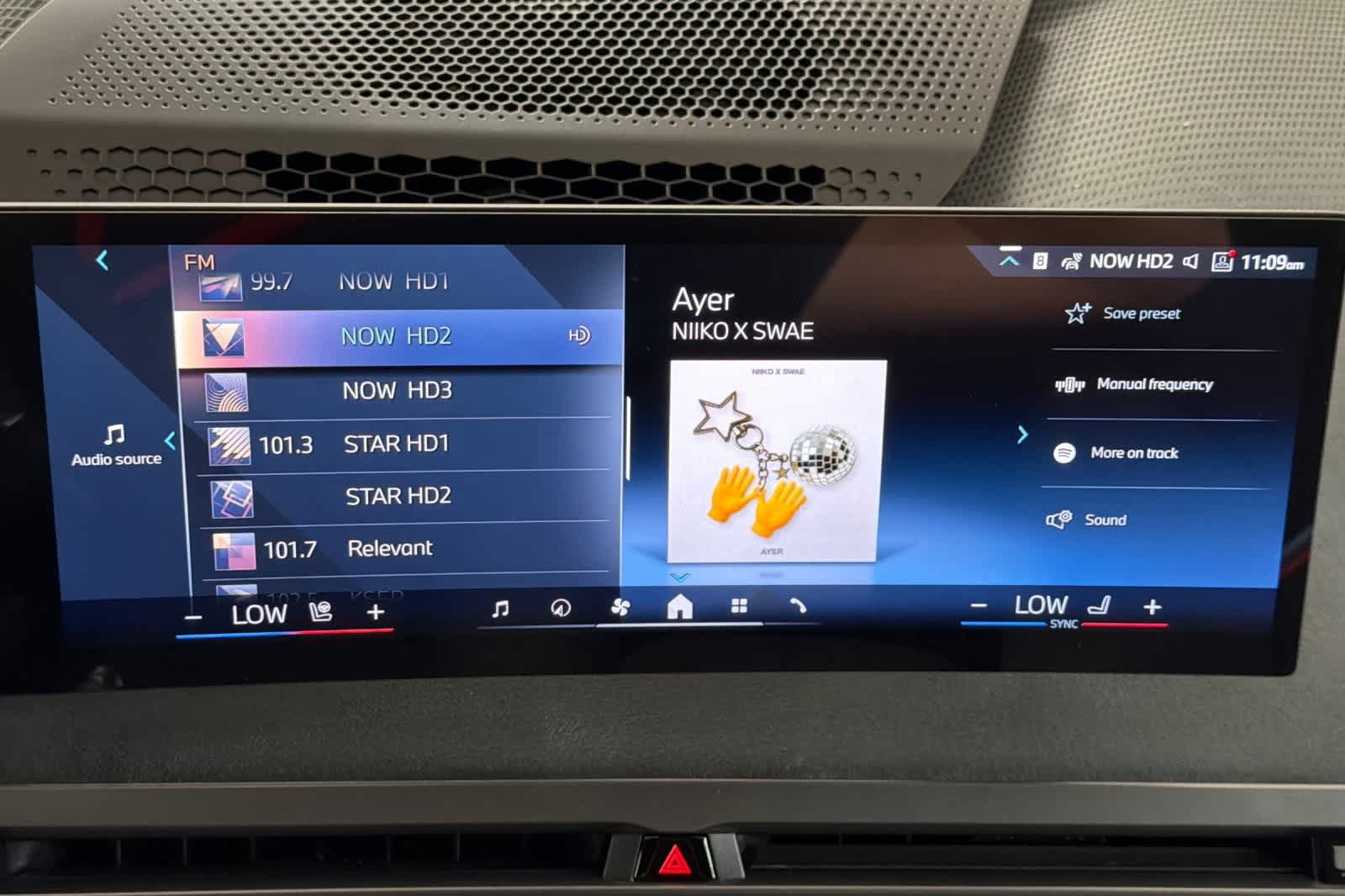 Thumbnail: 2026 BMW iX - 18