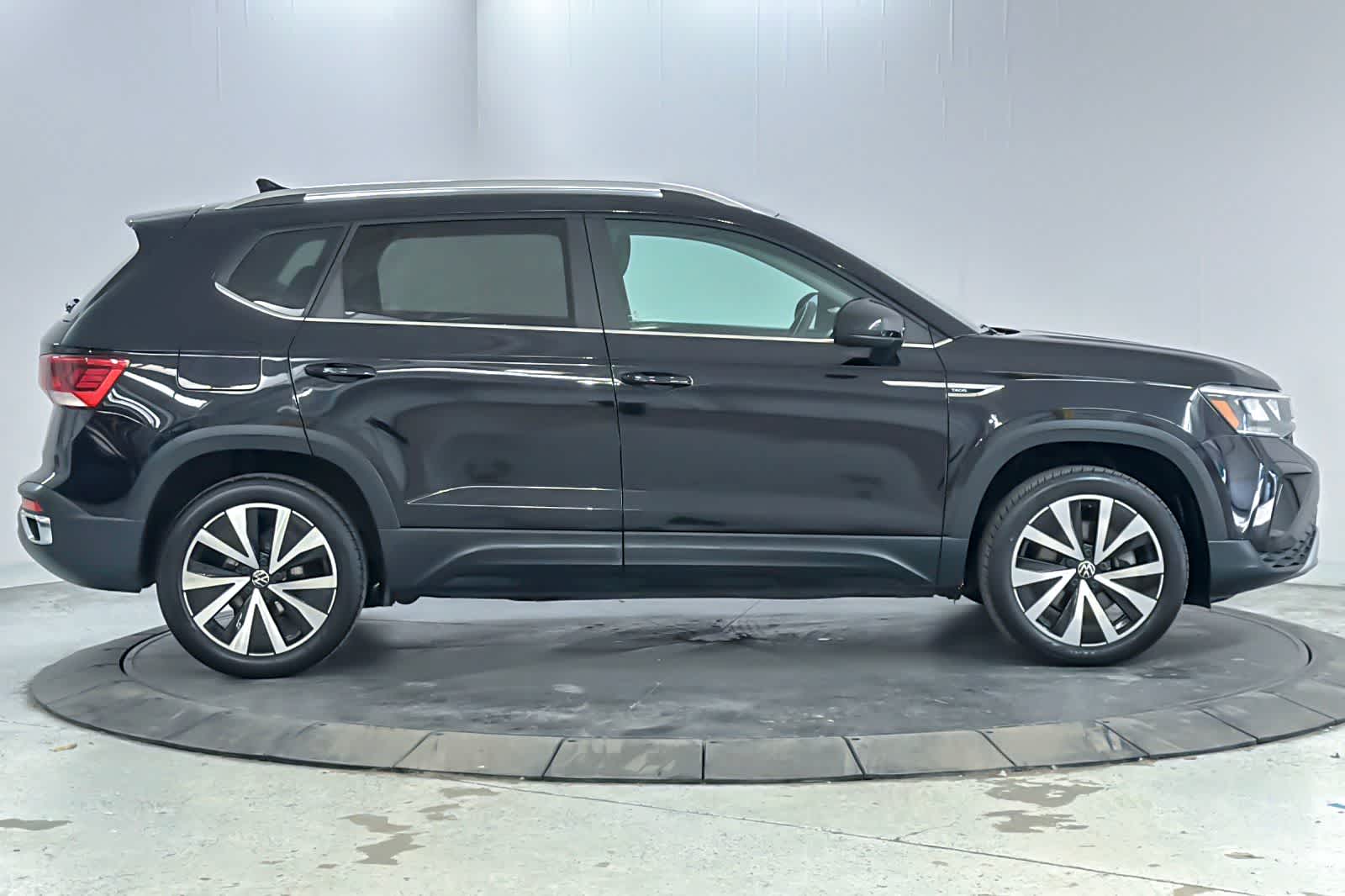 Thumbnail: 2023 Volkswagen Taos - 8