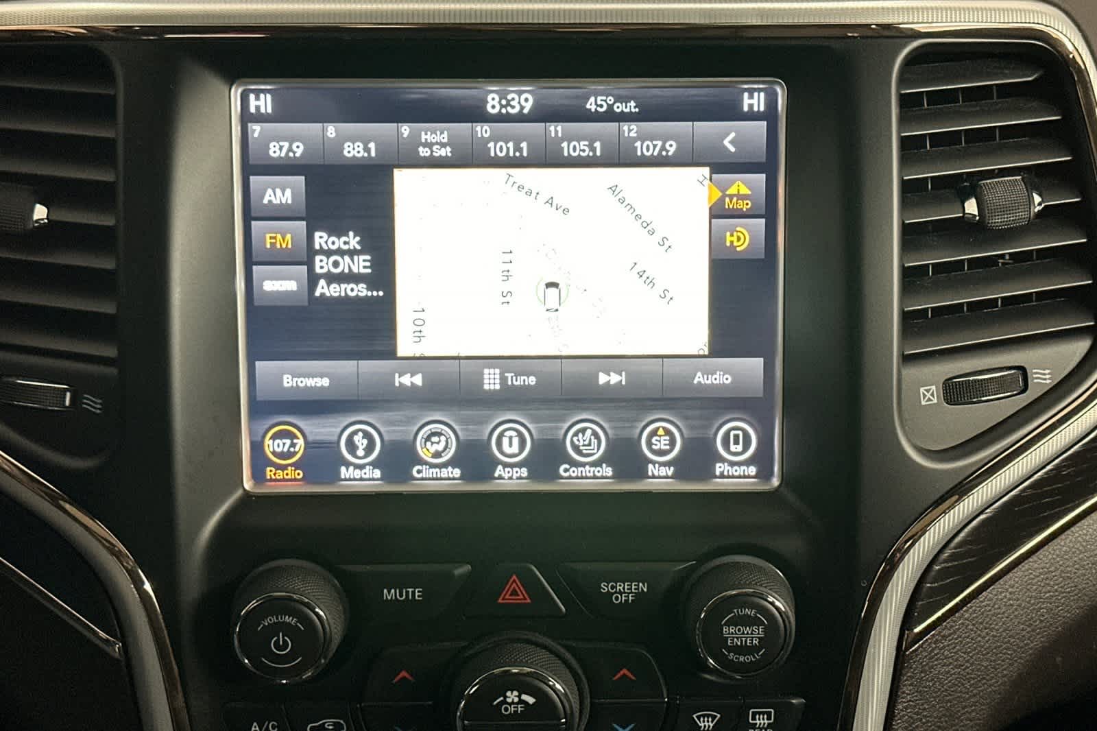 Thumbnail: 2018 Jeep Grand Cherokee - 18