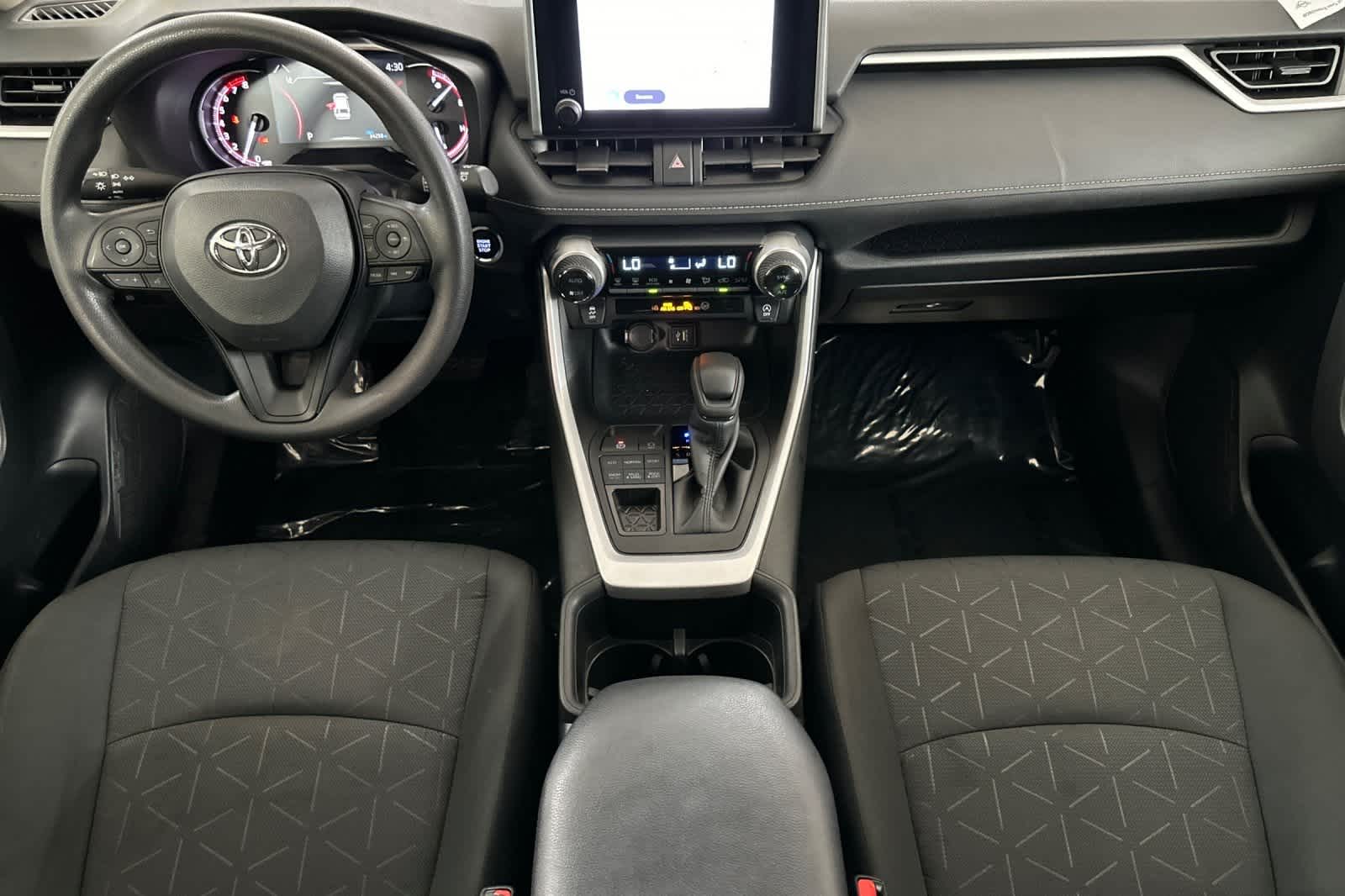 2024 Toyota RAV4 XLE 3