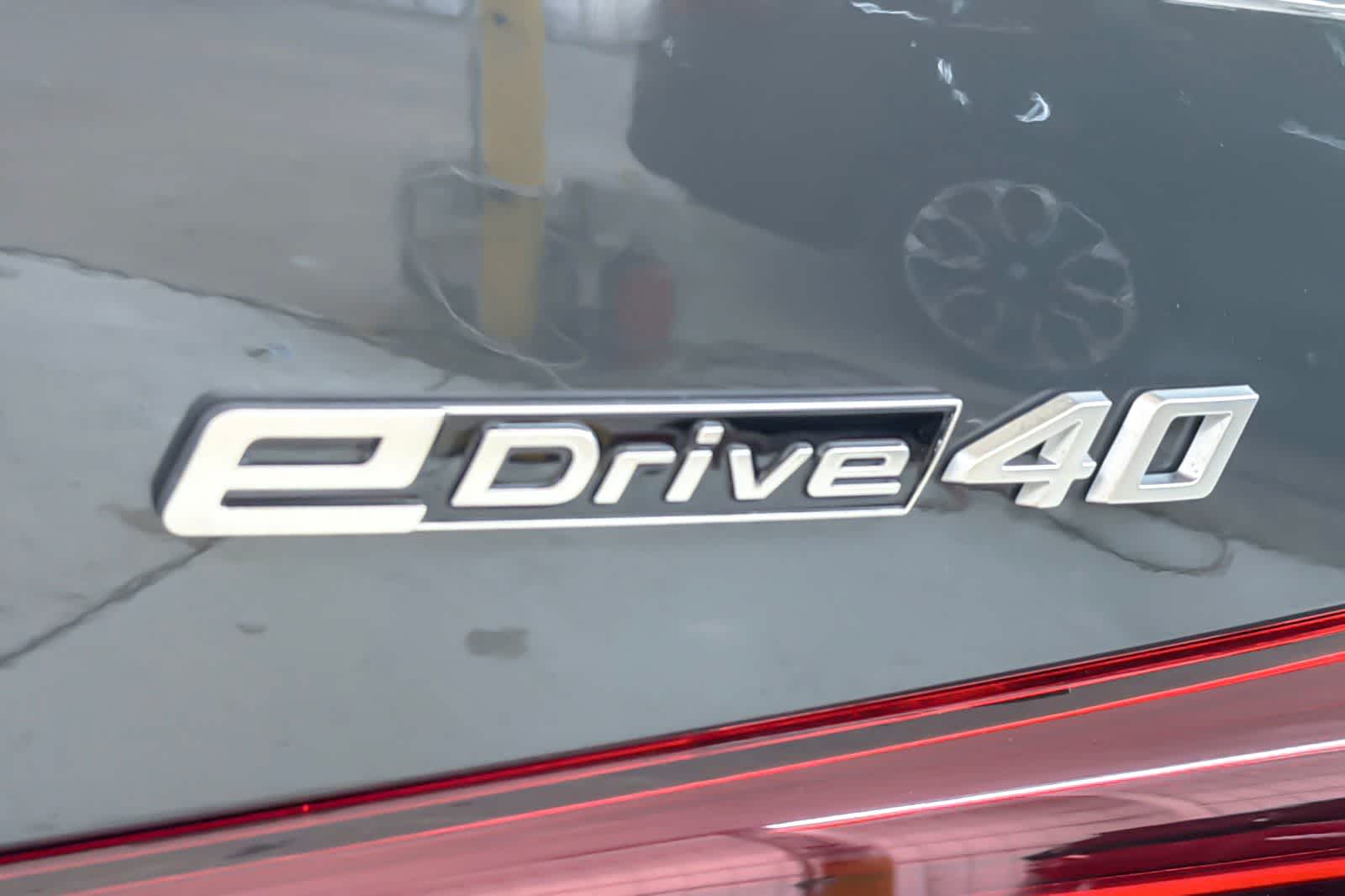 Thumbnail: 2026 BMW i4 - 25