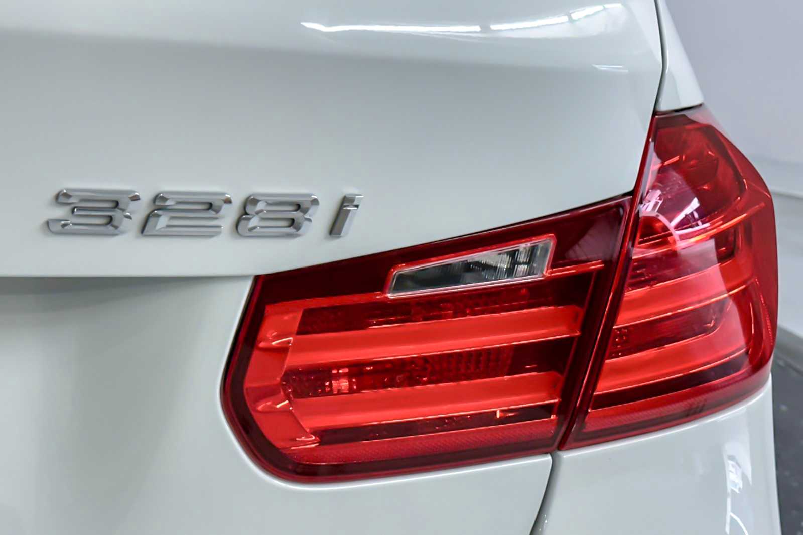 Thumbnail: 2015 BMW 3 Series - 27