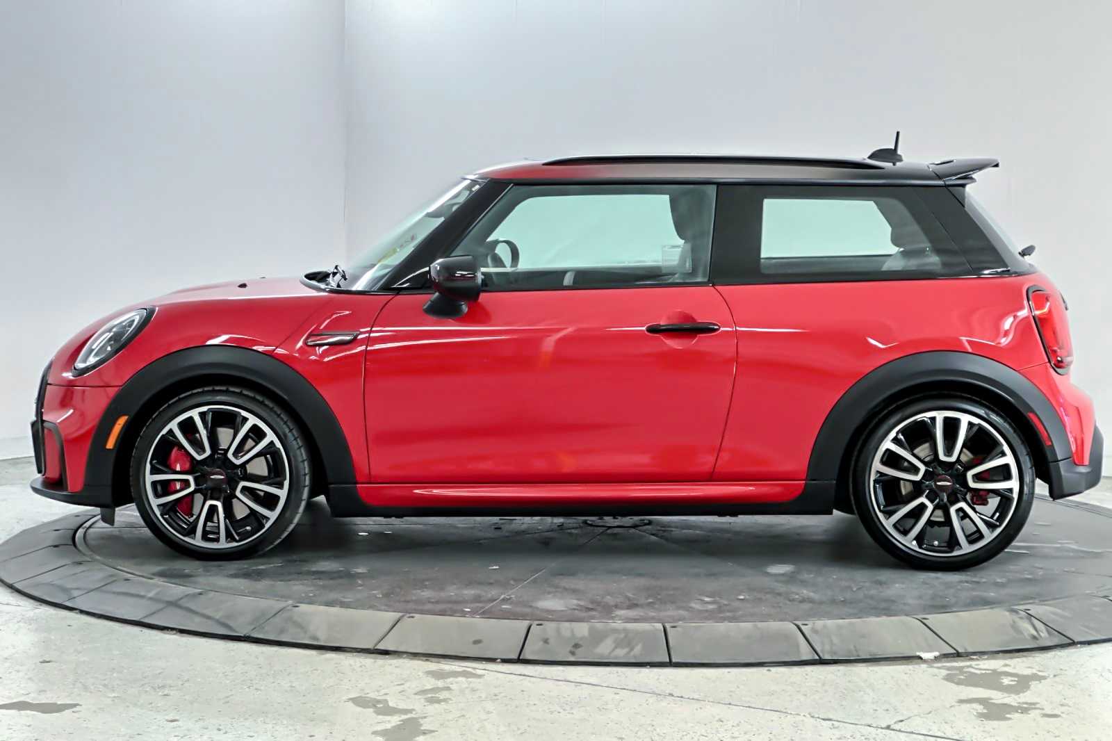 Thumbnail: 2023 MINI Cooper Hardtop - 5