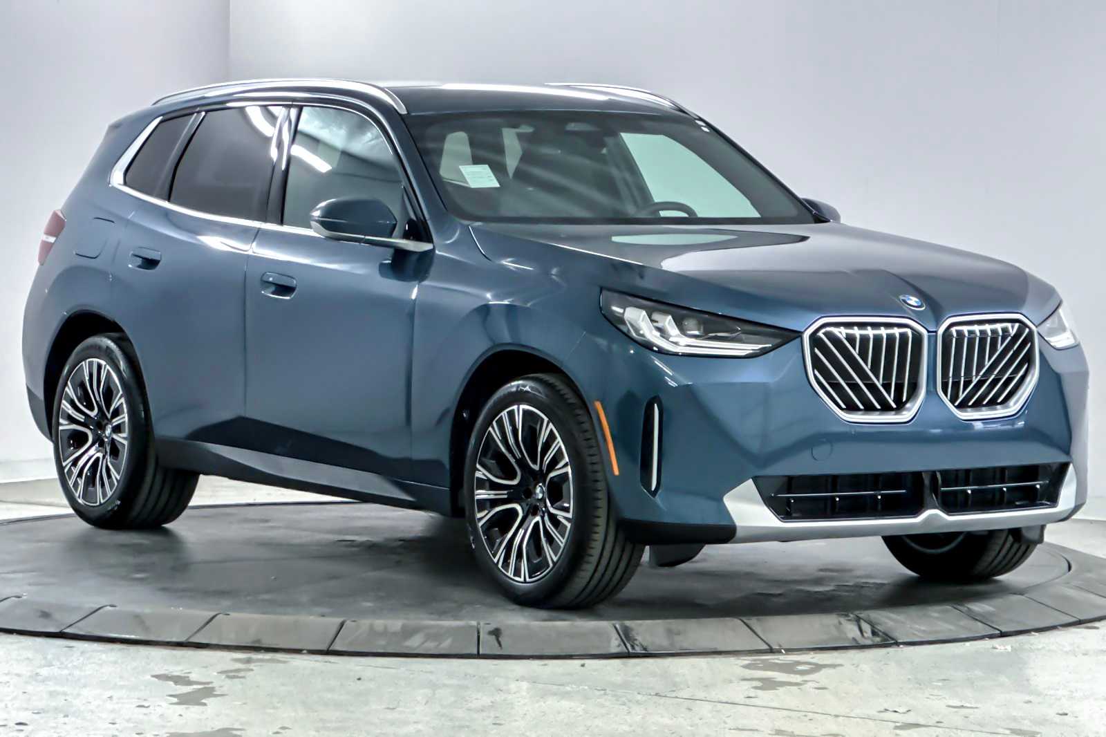 Thumbnail: 2026 BMW X3 - 9