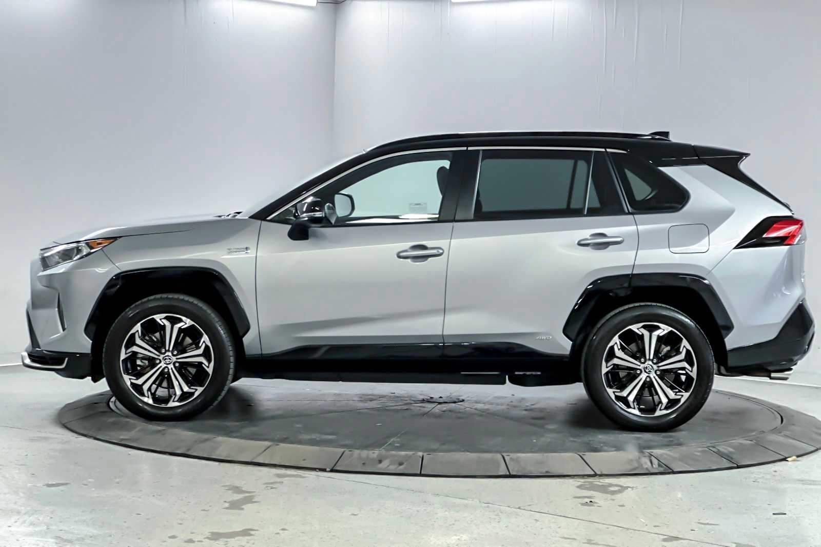 Thumbnail: 2021 Toyota RAV4 - 5