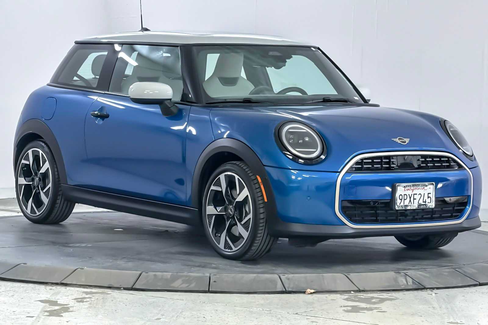 Thumbnail: 2025 MINI Cooper Hardtop - 9