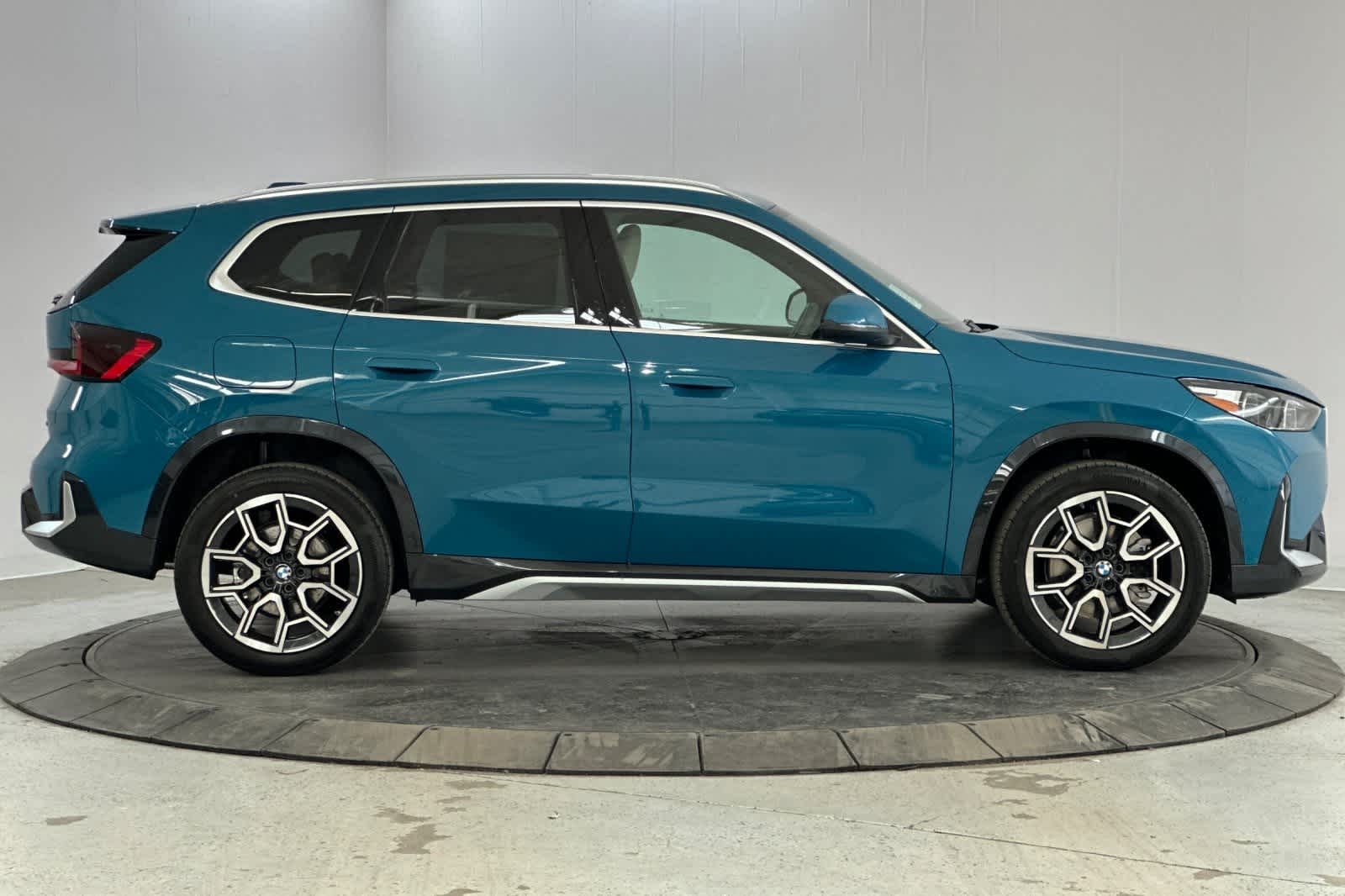 Thumbnail: 2025 BMW X1 - 8