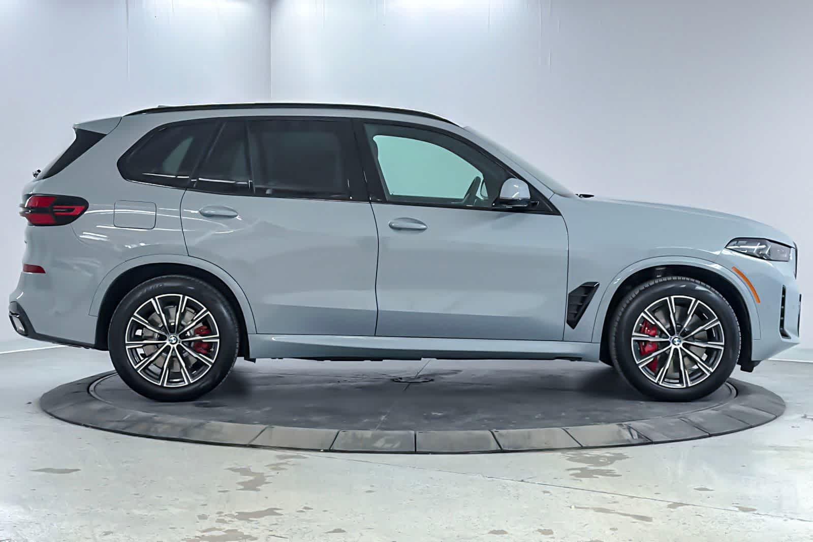 Thumbnail: 2026 BMW X5 - 8