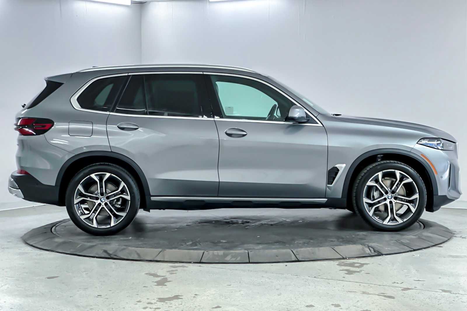 Thumbnail: 2026 BMW X5 - 8