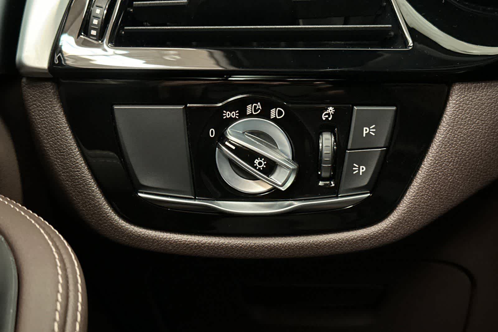 Thumbnail: 2023 BMW 5 Series - 27