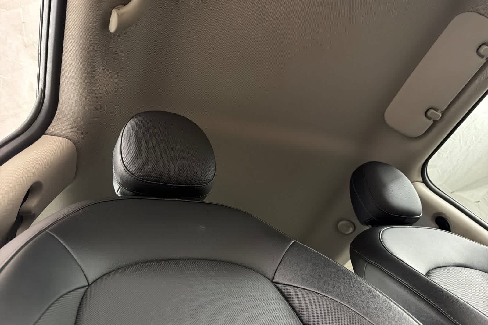 Thumbnail: 2016 MINI Cooper Hardtop - 17